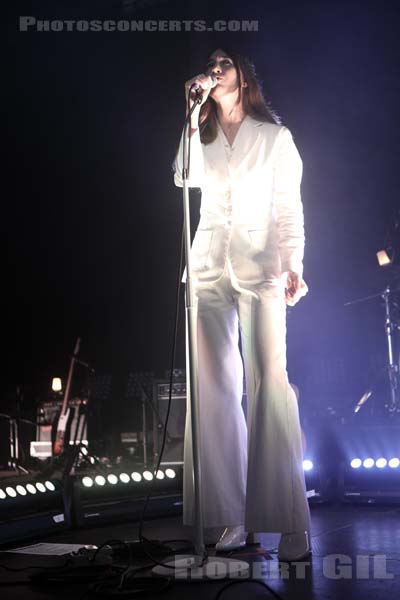 WEYES BLOOD - 2019-11-01 - PARIS - Grande Halle de La Villette - Nef - Natalie Mering